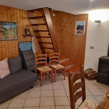 Alpe Quaggiui Σαλέ *